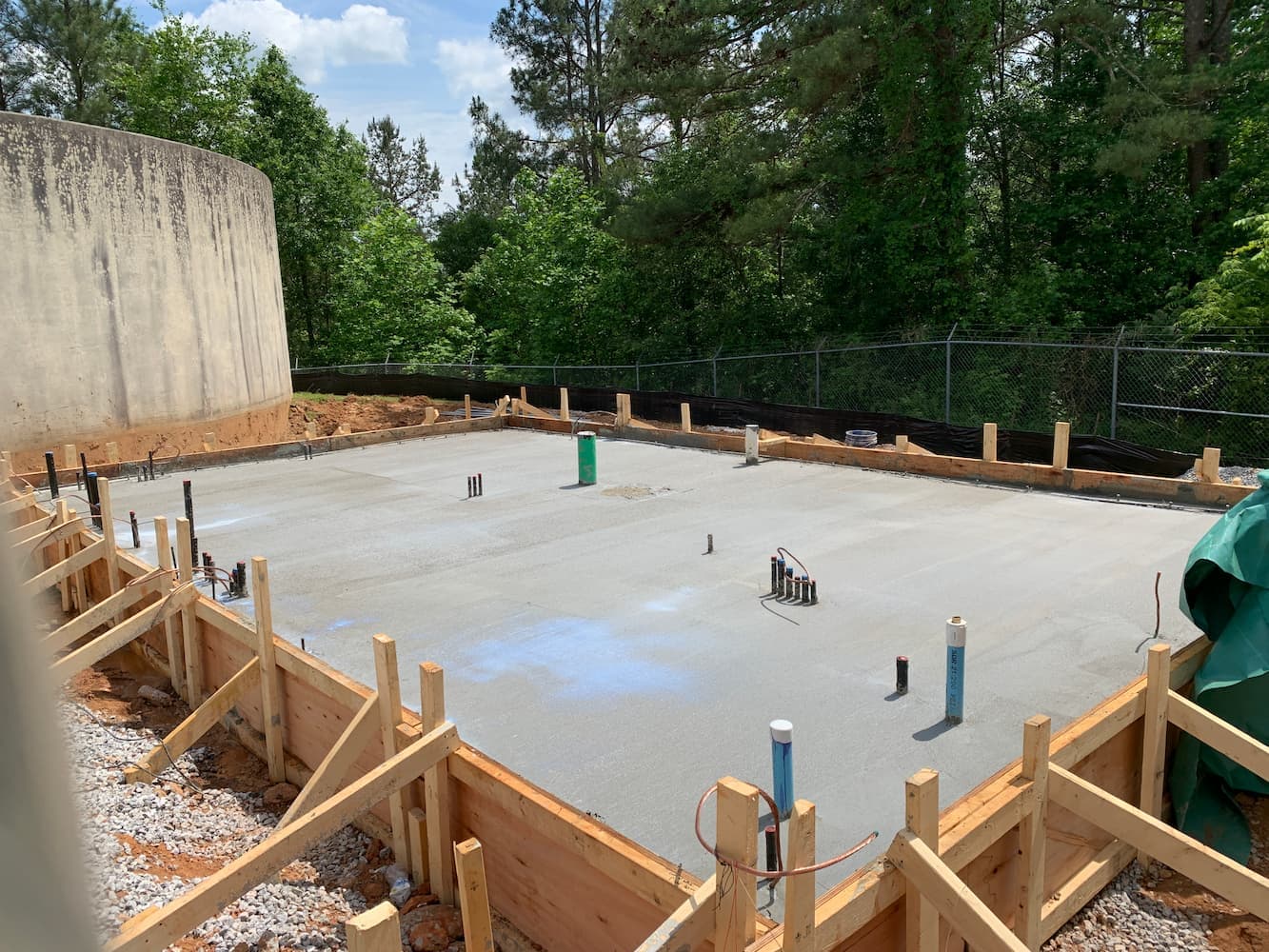 Pre-engineered metal building construction